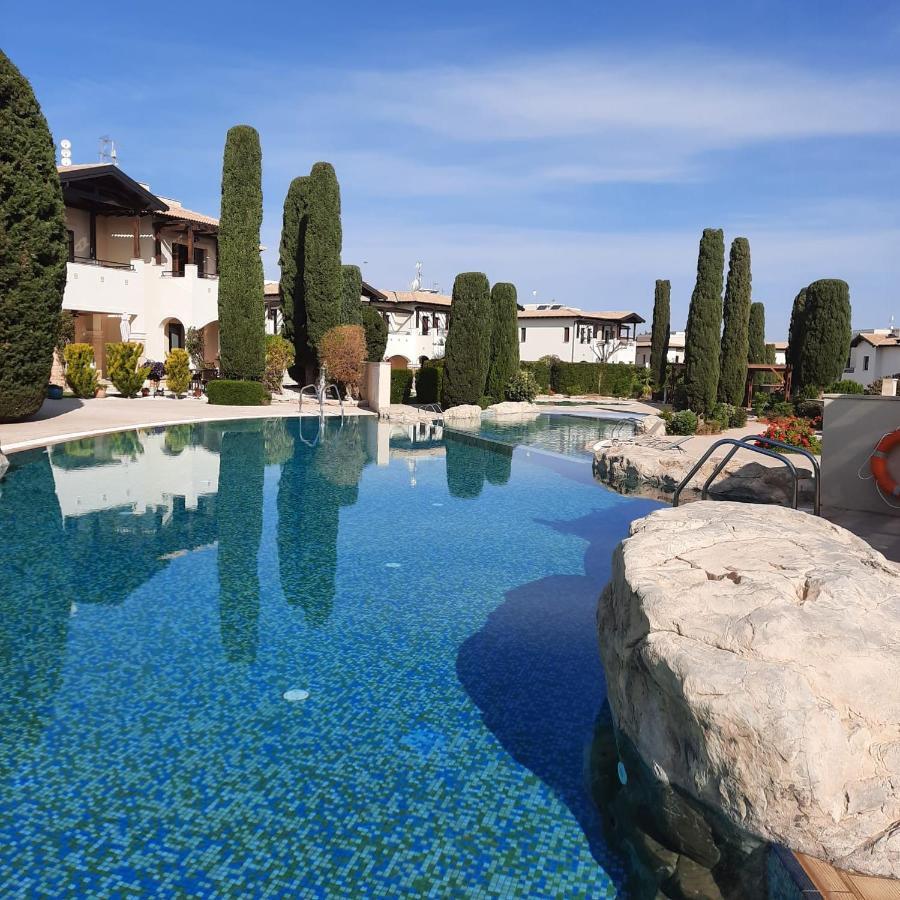 Helios Heights Spirits, Aphrodite Hills Golf Resort 库克里亚 外观 照片