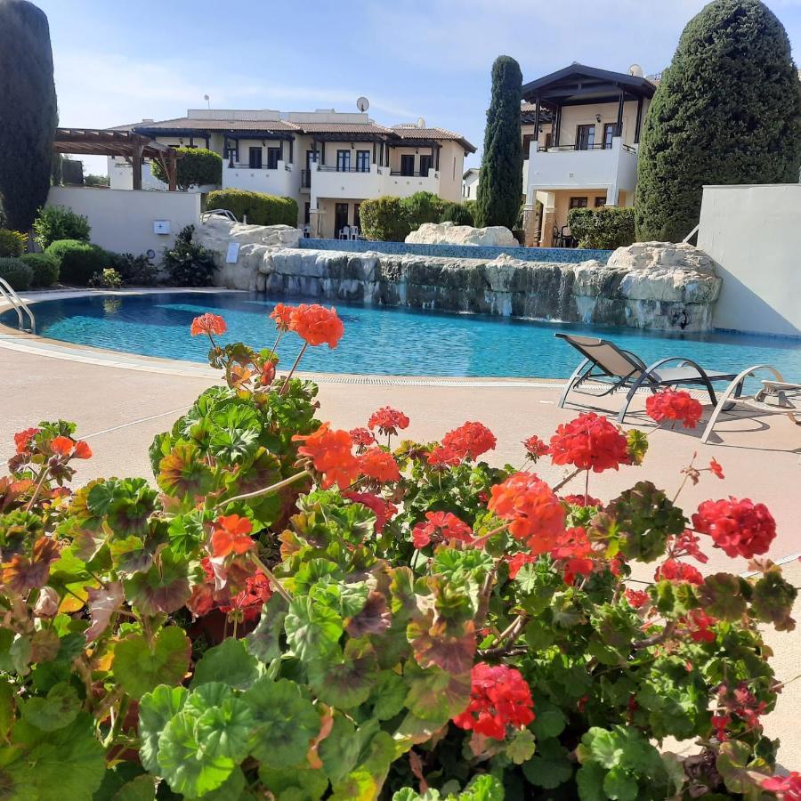 Helios Heights Spirits, Aphrodite Hills Golf Resort 库克里亚 外观 照片